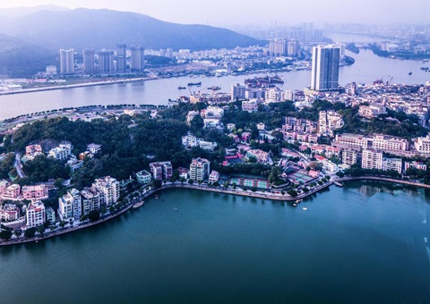 ������������ȷȨ�ƽ������ҵ�ںϷ�չ